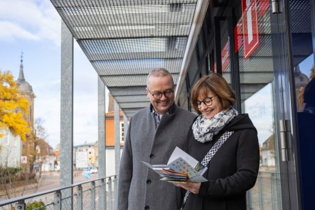 Kontakt und Information