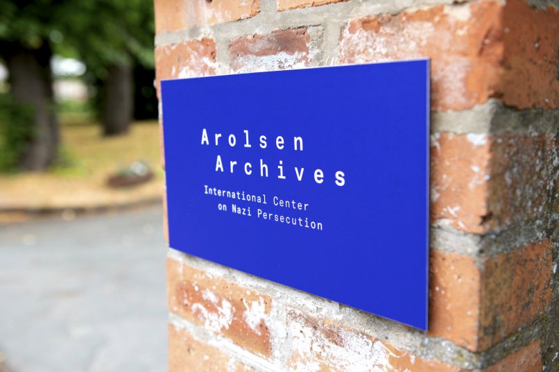 Arolsen Archives - Schild 